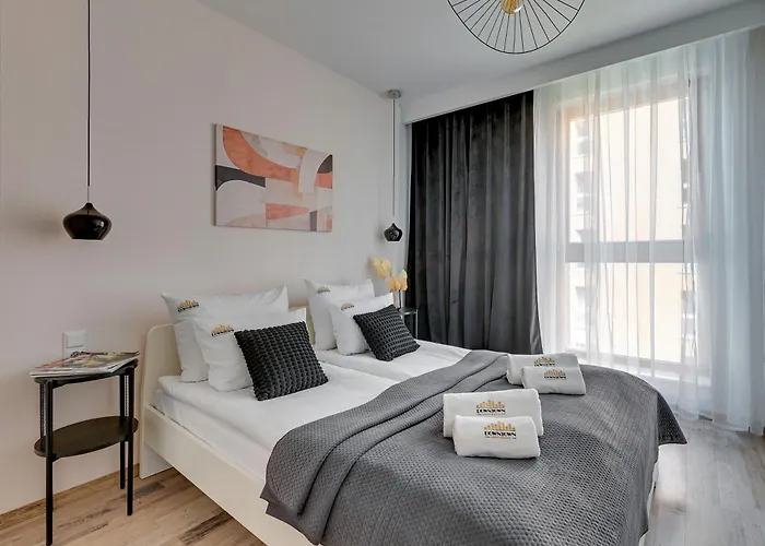 Aura - Riverside & Parking By Downtown Apartments