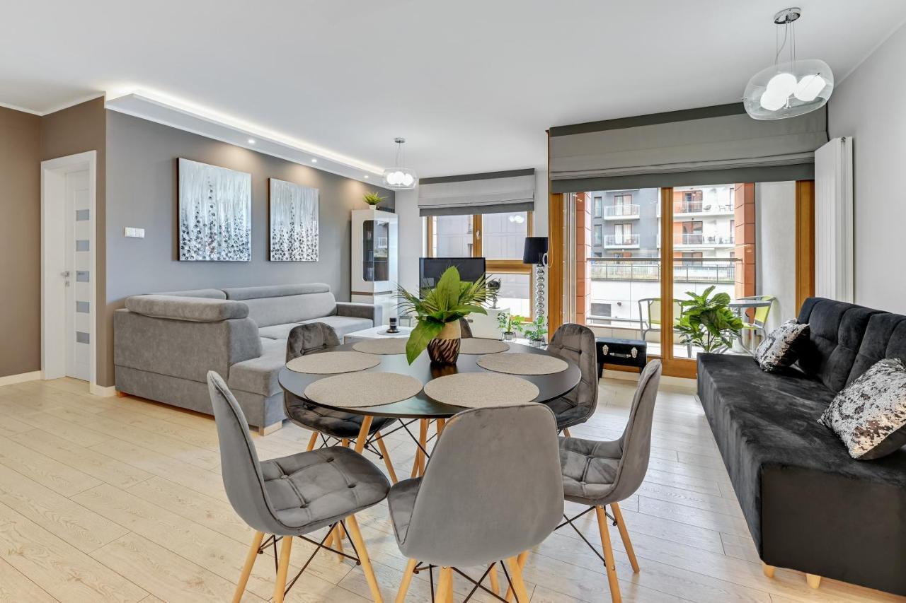 Apartament Aura - Riverside & Parking By Downtown *